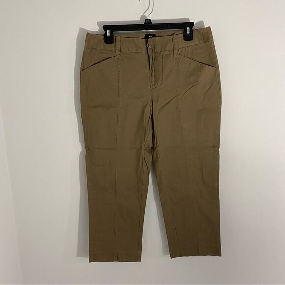 Attention Women’s Slim Fit Capri Pants - Picture 1 of 6